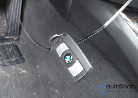 2008 BMW 328 z USA, uszkodzony, nr VIN WBAVC73588KP39532